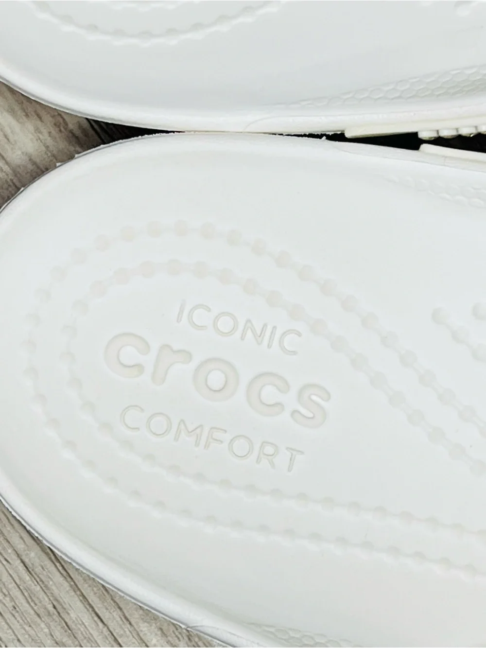 Crocs Kadee II Strappy Sandals Embellished Rhinestones White Vacation Resort Sz9